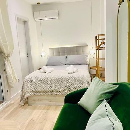 New Luxurious Studio With Patio/Center Leilighet Málaga Eksteriør bilde