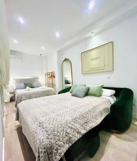 New Luxurious Studio With Patio/Center Leilighet Málaga Eksteriør bilde